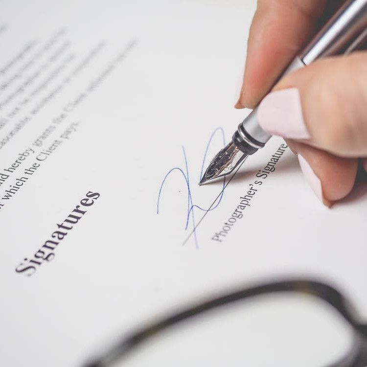 Read more about the article פרק 12: החוזה עם המעצב